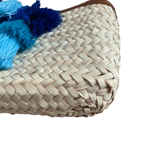 French Baskets Straw PomPom Clutch Bags - Picture 5 of 12